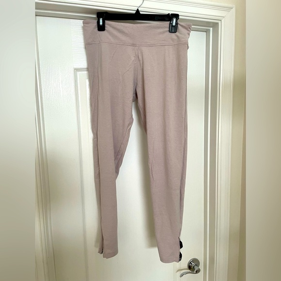 Victoria's Secret Pants - Victoria’s Secret Sport ankle leggings in light dusty mauve size XLarge